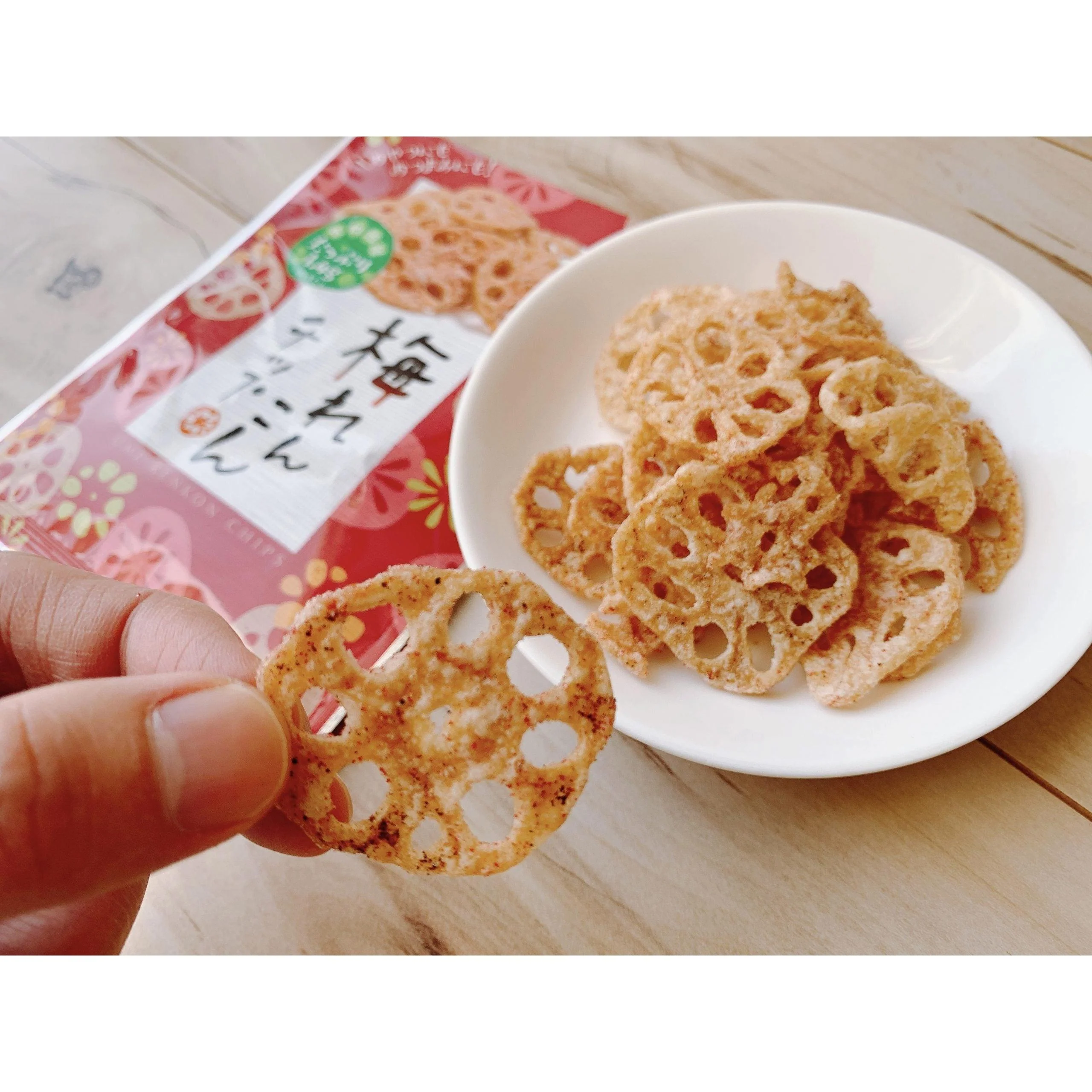 Sokan Ume Renkon Chips Japanese Plum Flavored Lotus Root Chips 18g (Pack of 6) - Image 2